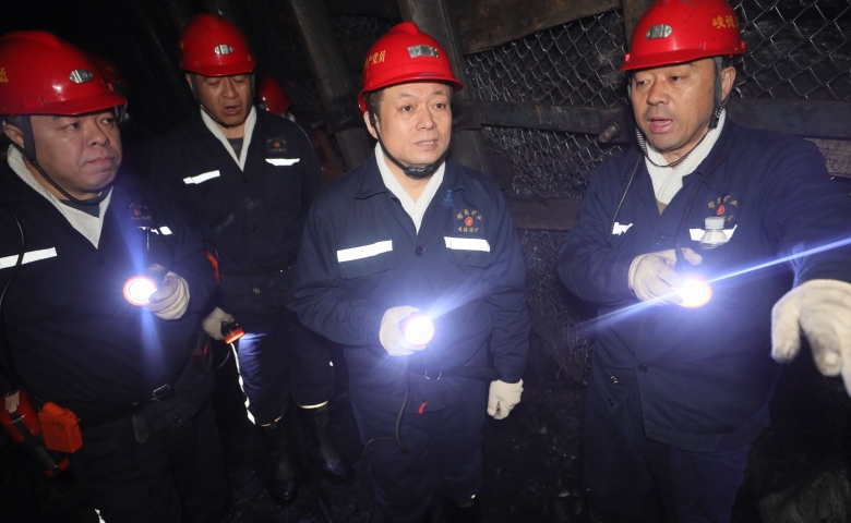 鮑衍勝到峻德礦調(diào)研檢查工作